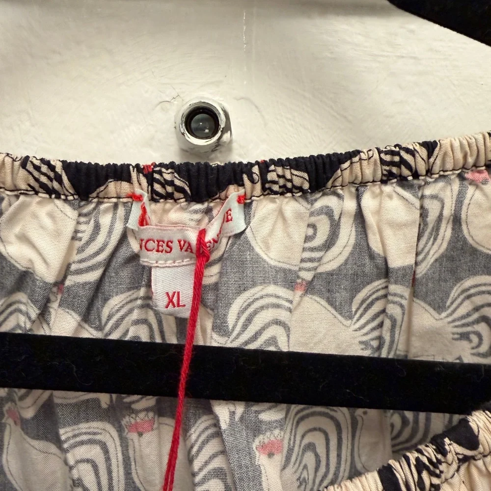 NWT FV Peasant Blouse with Print - Black & Cream with a hint of red - Picture 5 of 5